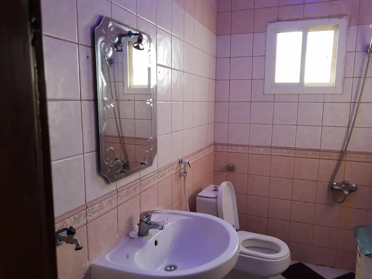 Hotel Oyo 524 Zahrat Alwaziriya Furnished Apartments Al Mahjar