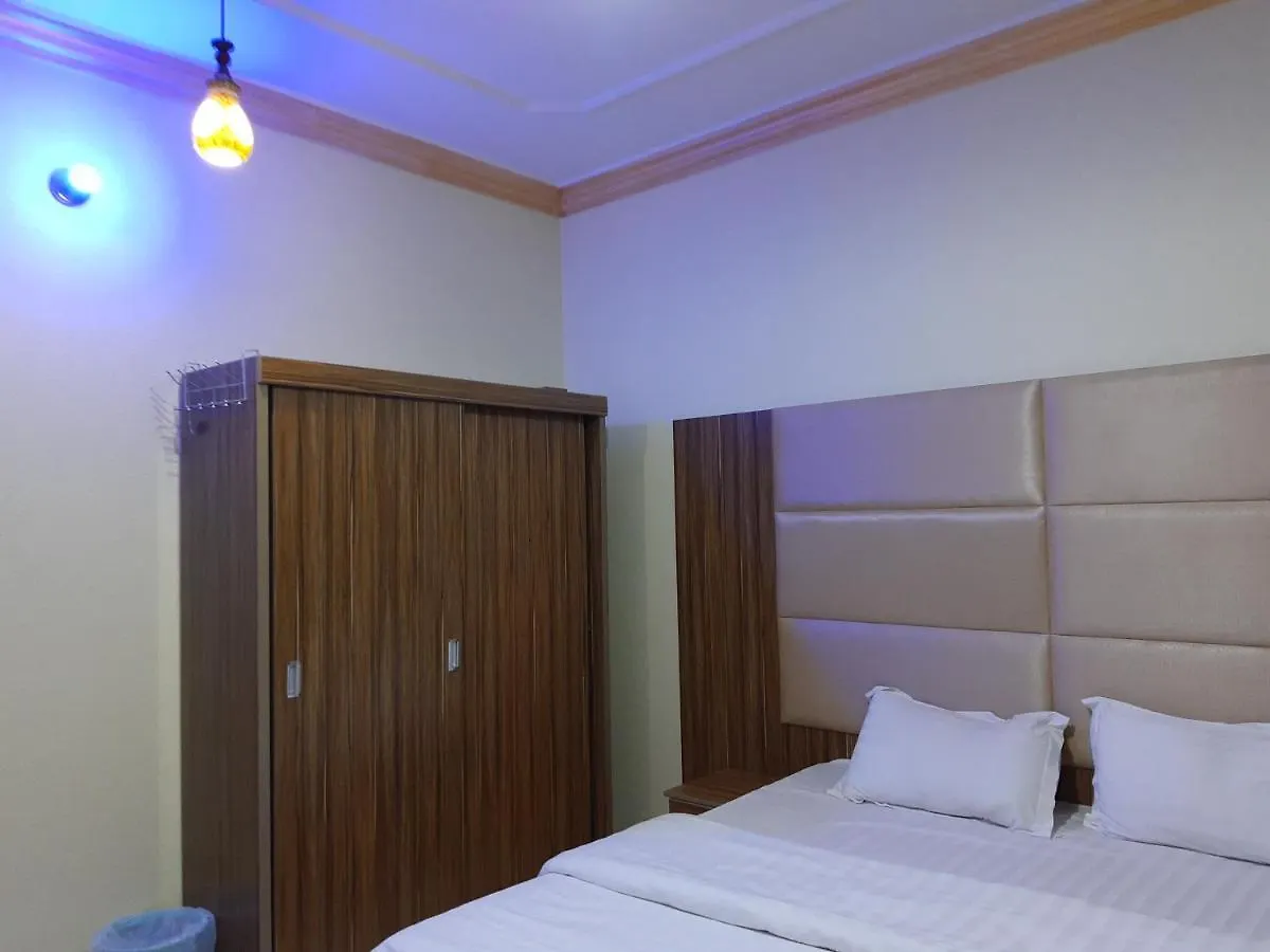 *** Hotel Oyo 524 Zahrat Alwaziriya Furnished Apartments Al Mahjar Saudi Arabia